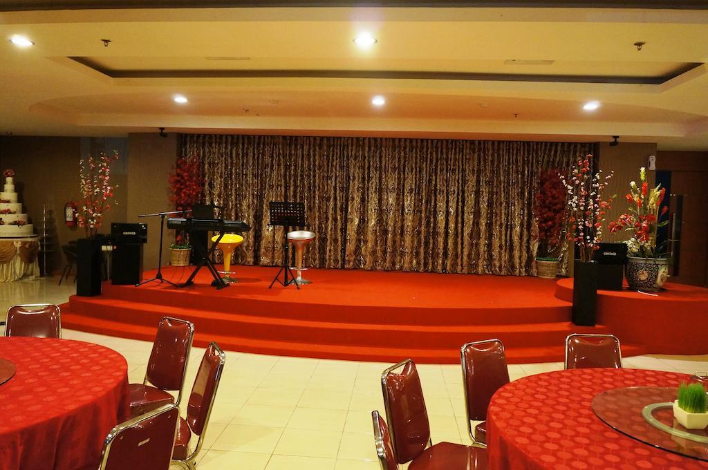 Quin Centro Hotel Palembang Eksteriør bilde
