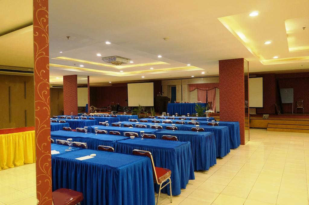 Quin Centro Hotel Palembang Eksteriør bilde